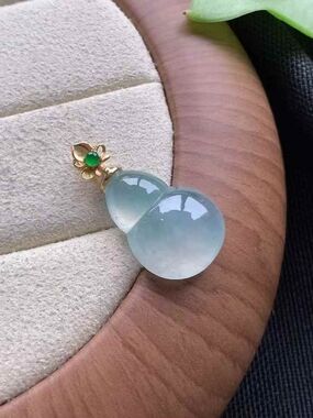 18k Gold Floral Bail,Icy Jadeite Lucky Gourd Pendant ,Cerified Grade A Authentic